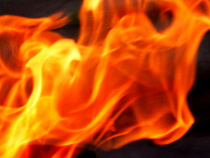 Женщина трижды попала под огненную месть 