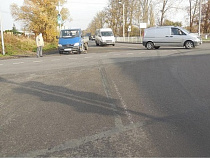 Автобус сбил 80-летнего велосипедиста, а «Мерседес» проехался по велику