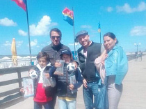 Лидер группы «Танцы Минус» искал янтарь в Янтарном