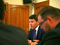 Антон Алиханов предостерёг от природозащитного «экстрима»: «Будем смотреть с развалин Дома Советов»