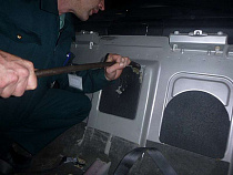 Гражданин Литвы прятал в автомобиле более 1300 пачек сигарет