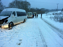 Четверо раненых в ДТП с микроавтобусом в Гвардейском районе