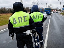 Полиция: инспекторам ГИБДД дали по 8 лет тюрьмы за взятки от водителей