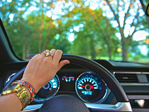 Калининградец во время ссоры с бывшей женой разбил лобовое ее «Мазды»