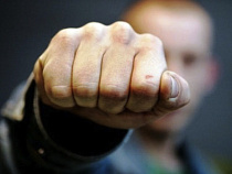 Жителя Калининградской области избили из-за 5 тысяч рублей