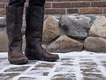 Названо время самой выгодной покупки зимней обуви в Калининграде