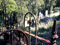 На городском кладбище в Немане складировали твердые бытовые отходы