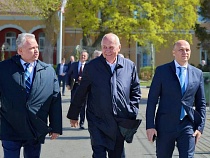 Беспрозванных и Чемезов открыли общежитие с фахверком