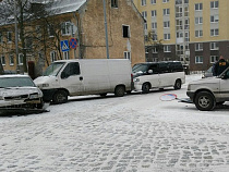 Обрушившийся на Калининград снегопад спровоцировал десятки ДТП 