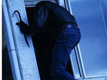  Подросток обворовал квартиру на 100 тысяч рублей