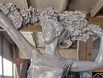 Влюблённый в скульптуру шеф Светлогорска узнал о её возрасте