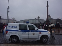 Власти сообщили, кому звонить при выявлении открытых детских центров   