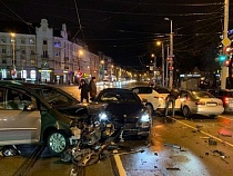 В массовом ДТП у пл. Победы в Калининграде обвинили ветер 