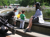 В 2016 году сертификаты на материнский капитал получили 1 717 калининградцев