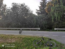 Под Черняховском водитель сбил 15-летнюю на велосипеде и скрылся