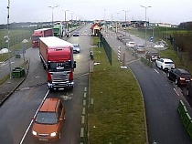 Из Калининградской области массово выезжают авто с иностранными номерами