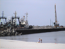 Фарватер порта в Калининградской области заносит песком