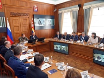 Министр из Москвы посетил Калининград с обратным флагом России