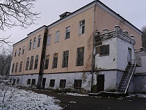Москвичи рассказали об аховом состоянии дворца в Холмогоровке