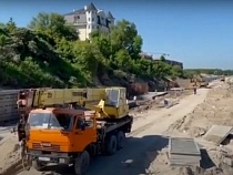 В Зеленоградске тяжёлая техника выехала с пляжа на променад  