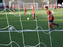 Как бесплатно получить новую футбольную площадку в обычном дворе 