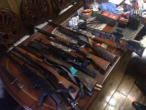 43-летняя женщина прятала дома арсенал охотничьего оружия