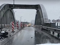 В мэрии ответили на жалобы по ремонту моста на Вагоностроительной 