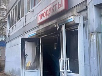Напротив складов на Полоцкой в Калининграде сгорел магазин