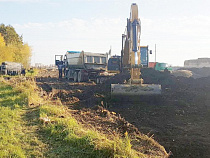 Дорожники вторглись на аэродром Девау