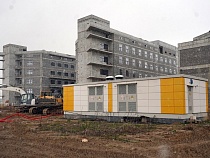 Алиханов оказался в курсе чёрных выплат на стройке онкоцентра