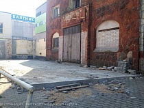 Администрация Советска убрала пристройку у церкви на улице Искры