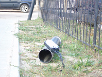 Вандализм: в центре Калининграда повалили пару светильников 