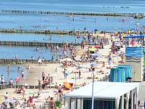 Из-за жары в поездах и на пляжах Зеленоградска началось столпотворение