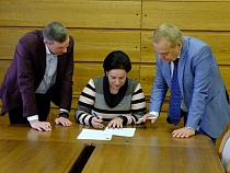 Верхолаз и Макаров отказались от земли на месте кладбища в Калининграде 