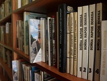 В Калининградской области нашли школы с читающими книги детьми