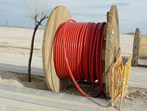 Мужчина украл со стройки в Советске 2 км электрокабелей и спрятал в канаве