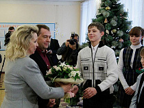 Дмитрий Медведев с супругой посетил детдом "Звездный" в городе Иваново