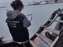 В Балтийске паром с пассажирами столкнулся с плавучим доком