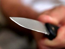 Вновь поножовщина: в Калининграде мужчина вступился за сожительницу и получил удар ножом в живот