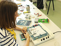 В Калининграде дети своими руками создают дроны 