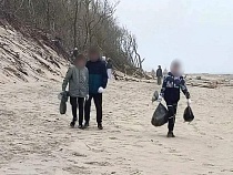 Отходы туристов с Куршской косы вывозят мешками