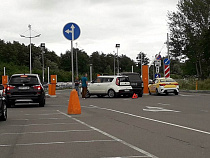 При выезде из Храброво столкнулись «Киа Соул» и «Рэйндж Ровер»