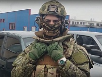 В Калининграде военным подарили «Нивы» на бодром ходу