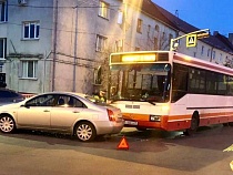 В Калининграде «Ниссан» спровоцировал ДТП с автобусом