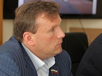 12 лет спустя: депутатов горсовета Калининграда лишили триколора