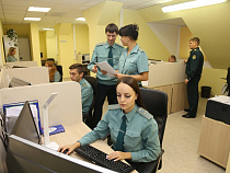 За месяц в Калининградском ЦЭД зарегистрировали более 13,5 тысяч деклараций