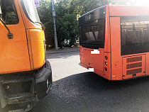 МАН наехал на МАЗ: пострадала пассажирка автобуса