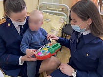 На мать избитого в Калининграде ребёнка завели уголовное дело 