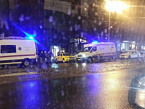 Очевидцы: в центре Калининграда БМВ врезался в такси