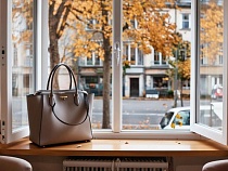 В Калининграде мужчина оставил девушку из салона красоты без всего